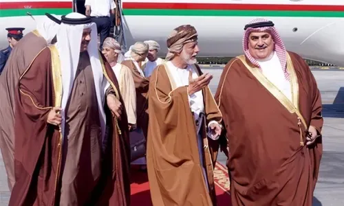 البحرين وعمان تؤكدان على تنامي العلاقات الثنائية