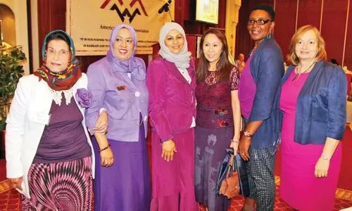 جمعية المرأة الأمريكية تحيي شهر التوعية بالعنف المنزلي