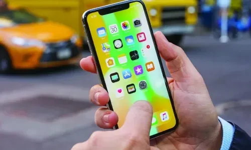 تقرير: الولايات المتحدة تحقق مع شركة أبل بشأن إبطاء هواتف آيفون