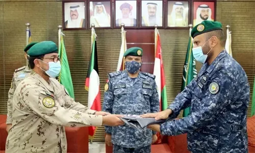 الإمارات تسلم علم قوة الواجب البحرية (81) إلى سلاح البحرية الملكي البحريني