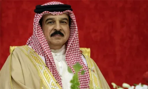 المزيد من العائلات تجدد الولاء لجلالة الملك