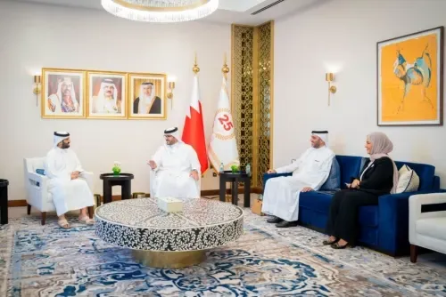 سمو الشيخ عيسى بن سلمان يلتقي وكيل وزارة العمل