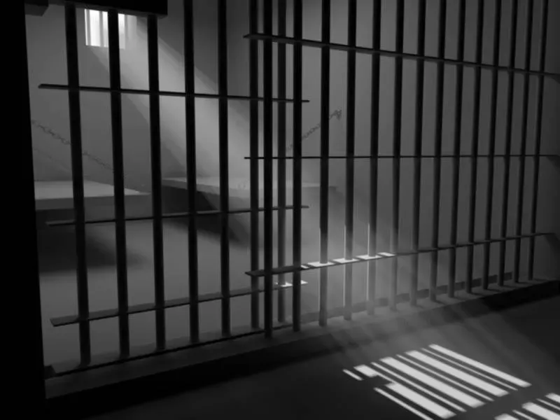 الحكم على تسعة أشخاص بتهمة تشكيل جماعة إرهابية لمهاجمة رجال الشرطة