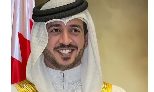 سمو الشيخ خالد بن حمد يفتتح مكتبة "زكاة العلم"