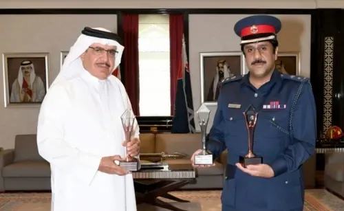ثلاث جوائز مرموقة