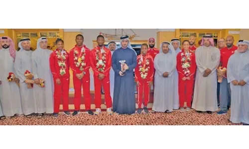 الشيخ خالد يشيد بإنجاز البحرين