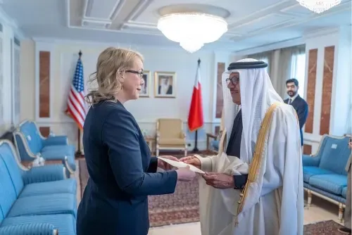 تقديم أوراق اعتماد السفيرة الأمريكية