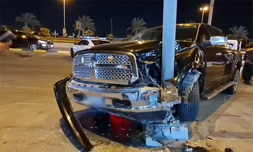 نجاة رجل من حادث تحطم مميت في الزلاق