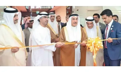 نائب رئيس الوزراء يفتتح المستشفى الملكي في الرفاع