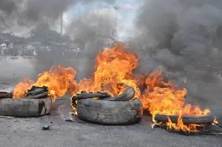 Quartet gets six months jail for burning tyres