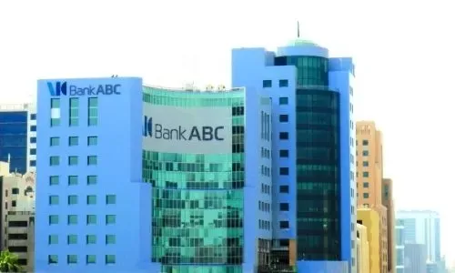 بنك ABC والإمارات دبي الوطني كابيتال يرتبان تسهيلات ائتمانية مشتركة لبنك ظفار