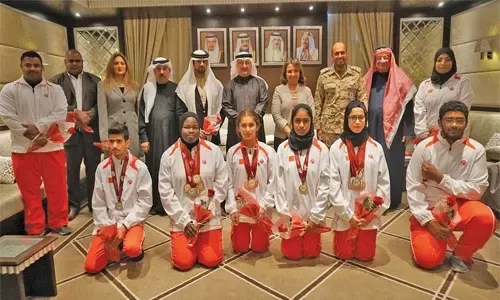 الإشادة بمنتخبي الدراجات ورفع الأثقال