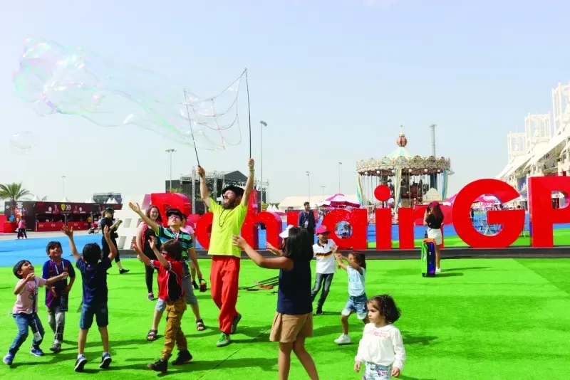أجواء احتفالية في حلبة البحرين الدولية