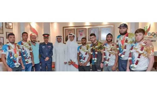 اللجنة الأولمبية البحرينية تشيد بإنجاز منتخب الفنون القتالية المختلطة