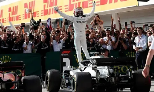 Hami denies Verstappen in Hungary