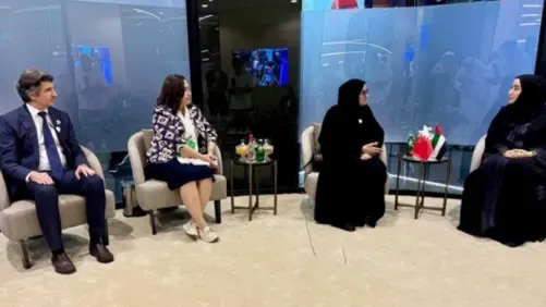 وزيرة الصحة البحرينية تشارك في معرض ومؤتمر الصحة العربي 2025 بدبي