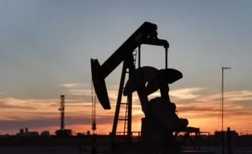 Oil prices extend gains on Iran unrest