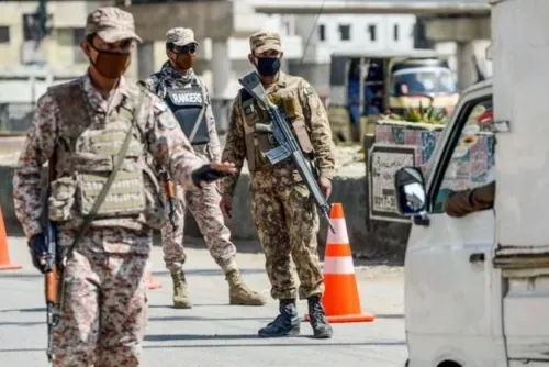 مقتل 24 شخصاً في هجوم على نقطة تفتيش في باكستان