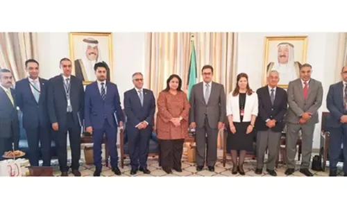مناقشة العلاقات البحرينية الكويتية