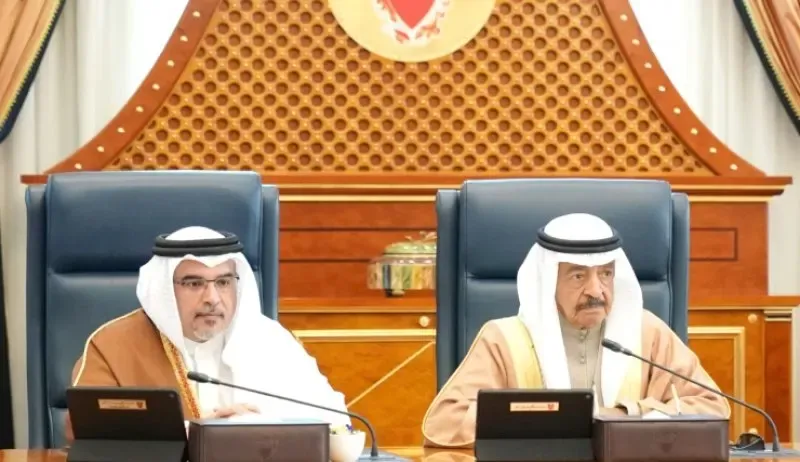 رئيس الوزراء: زيارة الملك عززت العلاقات البحرينية البريطانية