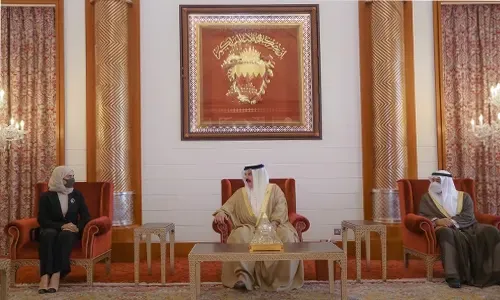 جلالة الملك المعظم يتسلم التقرير السنوي للسلطة التشريعية