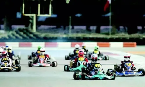 مطر يحقق الفوز في سباقات الكارتينج السريعة