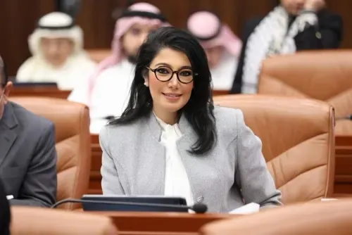 نائبة بحرينية تشيد ببرنامج السجون المفتوحة