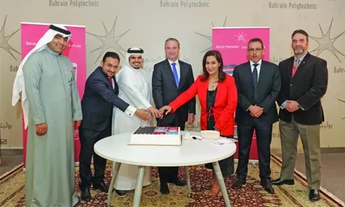 بوليتكنك البحرين تطلق تطبيقها للهواتف الذكية