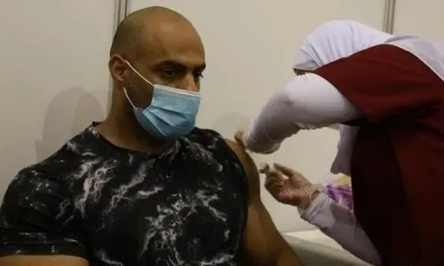 البحرين «الرابعة عالمياً في اعتماد لقاحات كوفيد-19»