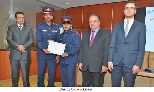 ضباط وزارة الداخلية يحضرون ورشة عمل