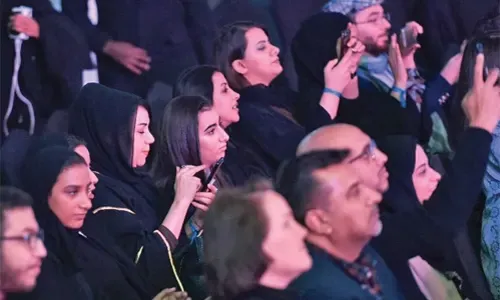 السلطات السعودية تبدأ في إصدار تراخيص دور السينما