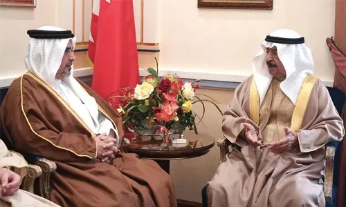 رئيس الوزراء وولي العهد يشيدان بمسيرة التنمية
