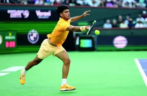 Alcaraz cruises into Indian Wells third round, Djokovic fights through