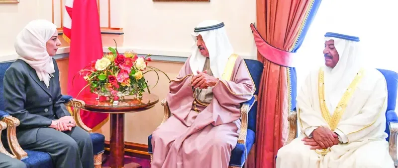 الإشادة بالدور التشريعي