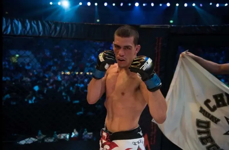President of Brave CF awards Fan’s Fight of the Night