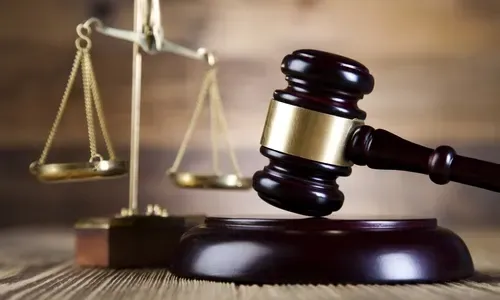 محاكمة وزير سابق بتهمة إصدار شيك بدون رصيد بقيمة 50 ألف دينار بحريني