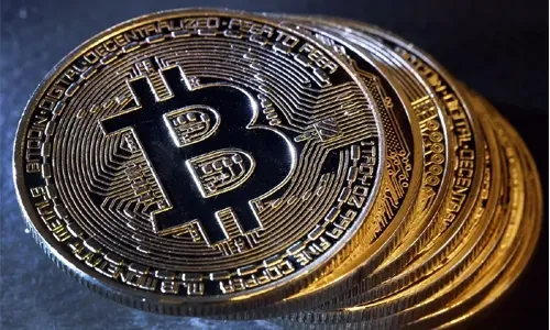 جراح تجميل يستحوذ على أكبر منصة لتداول البيتكوين