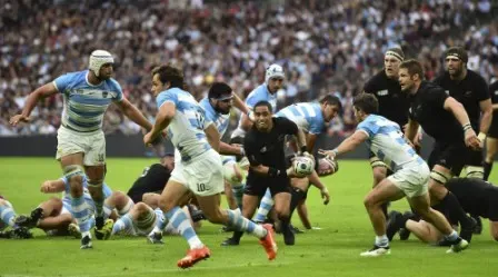 منتخب نيوزيلندا للرجبي يتجاوز عقبة الأرجنتين في كأس العالم