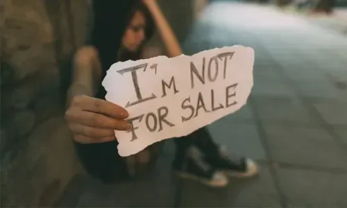 البحرين الأولى عربياً في تأسيس نيابة متخصصة لمكافحة الاتجار بالأشخاص