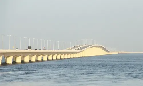 One-stop crossing at King Fahad Causeway will be delayed