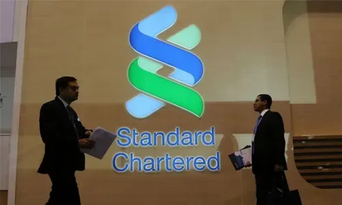 ستاندرد تشارترد يخصص 900 مليون دولار لتغطية غرامات في الولايات المتحدة وبريطانيا