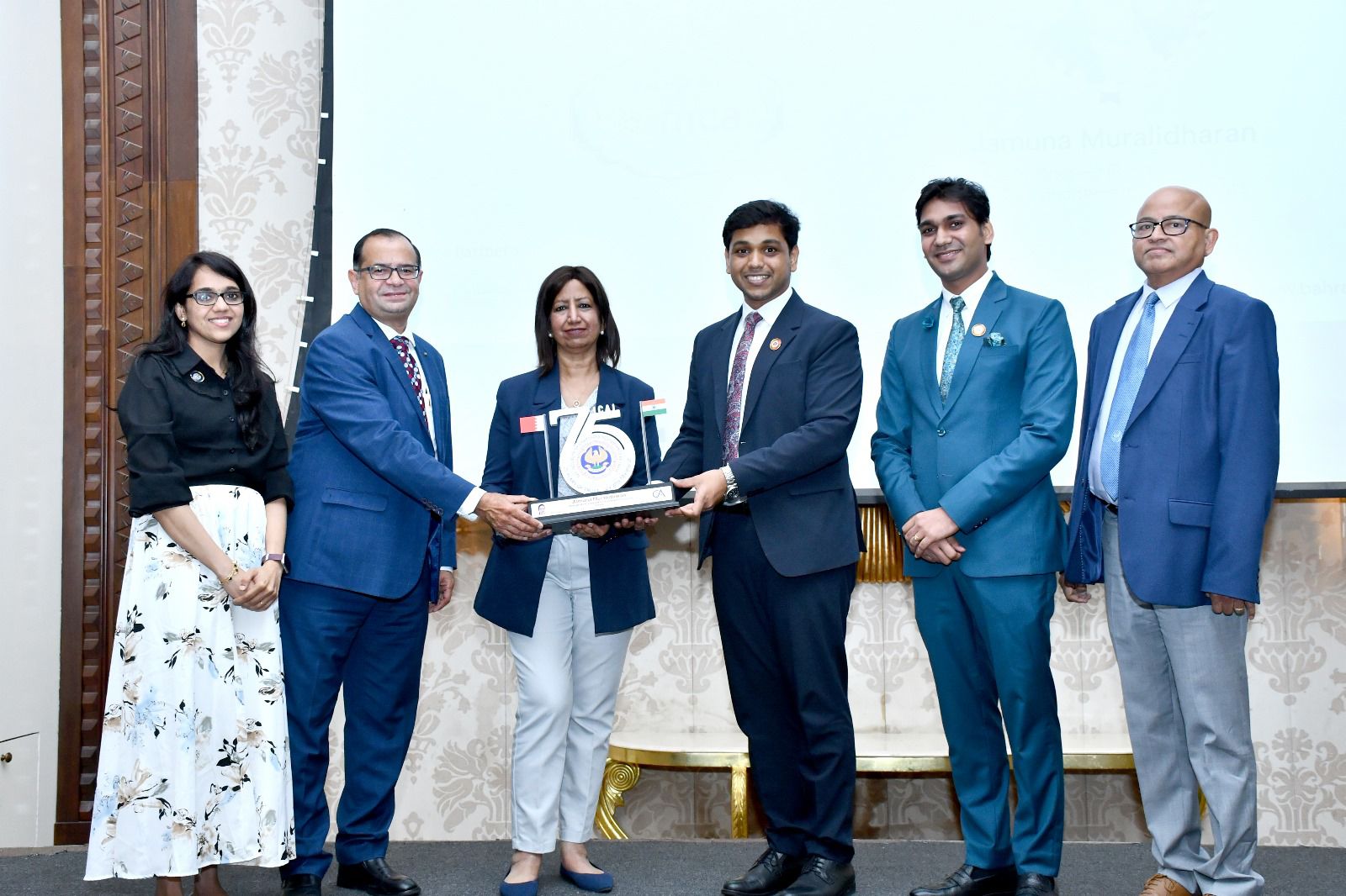 article-image