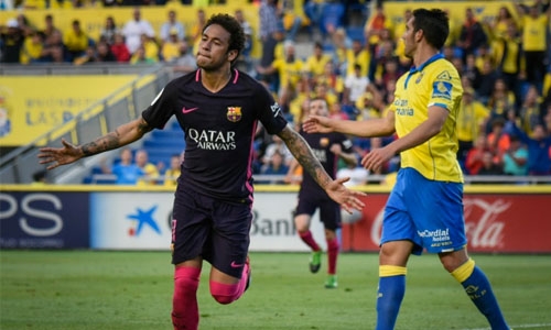 Real Madrid, Barca set up final day title showdown