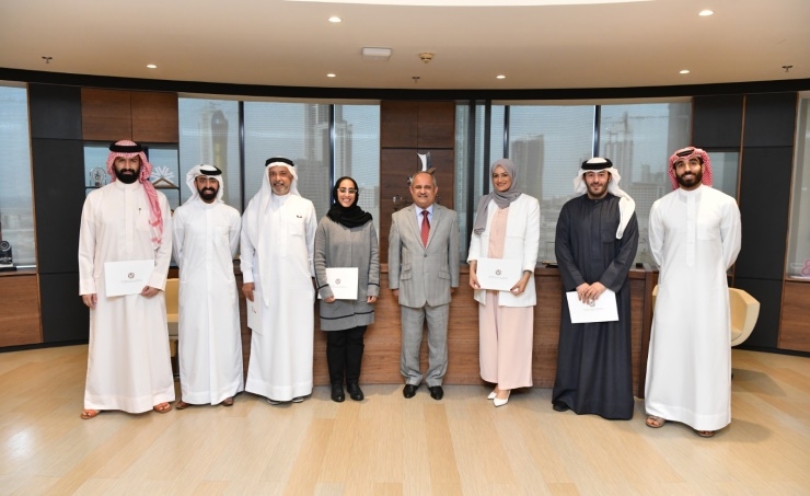 Tamkeen Chief receives Entrepreneurship award winners Tamkeen Chief receives Entrepreneurship award winners