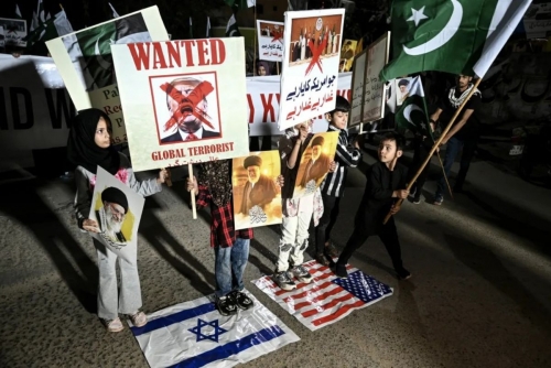 Pro-Iran protesters try to storm US missions in Pakistan, Iraq