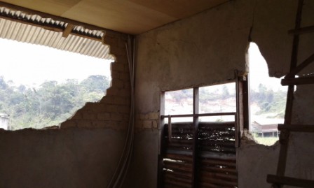 Indonesian quake injures scores, shakes popular tourist spot Indonesian quake injures scores, shakes popular tourist spot