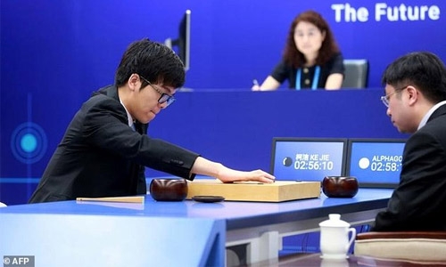 Google AI programme beats top-ranked Go player