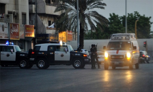Saudi police foil mosque suicide bombing