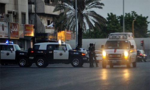 Saudi police foil mosque suicide bombing Saudi police foil mosque suicide bombing