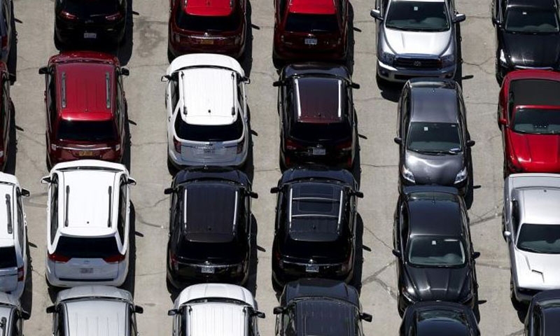 Customers charged 300 fils per hour for parking a car on illegal parking lots!